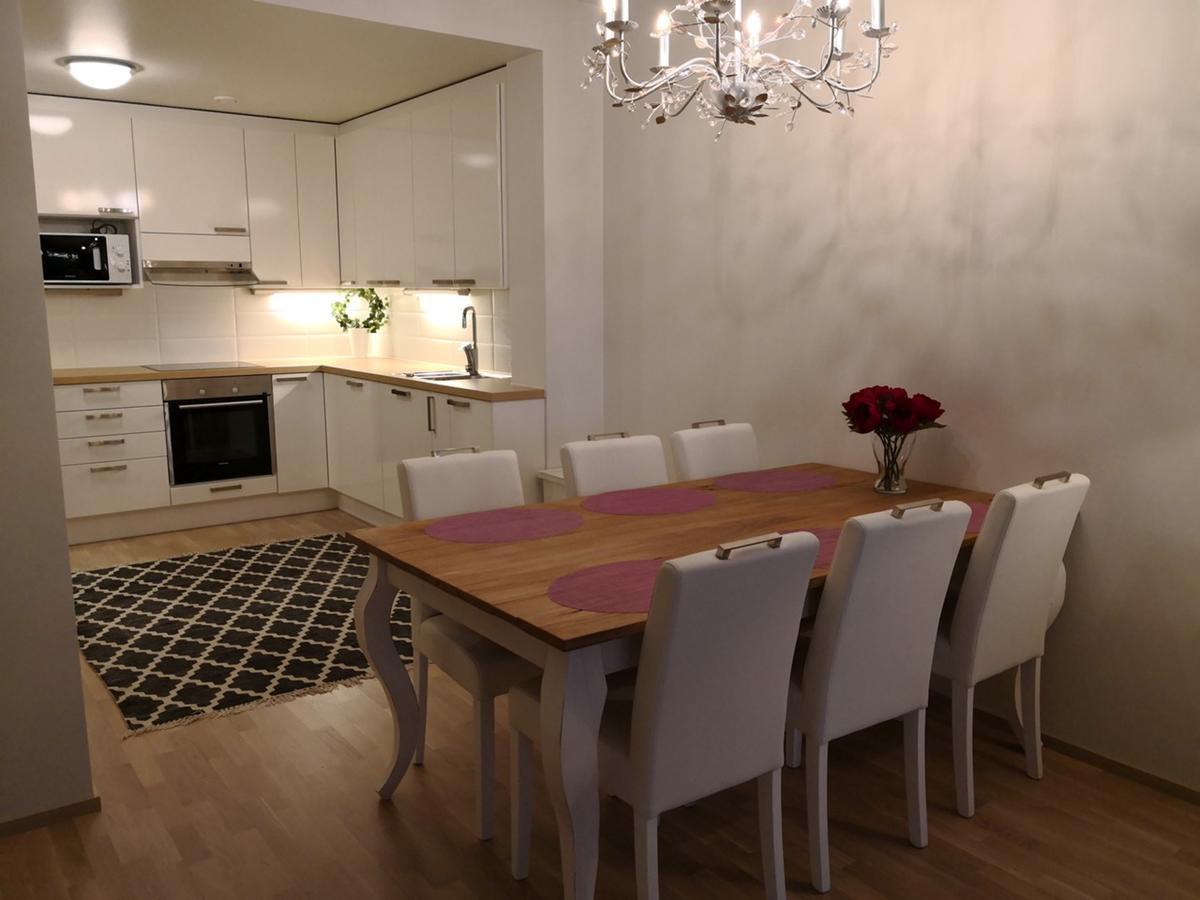 Charming Pine View Apartment Вантаа Екстериор снимка