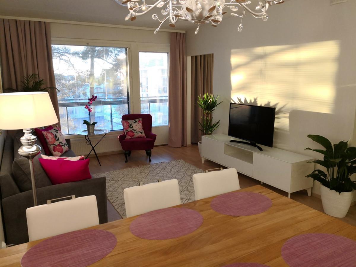 Charming Pine View Apartment Вантаа Екстериор снимка